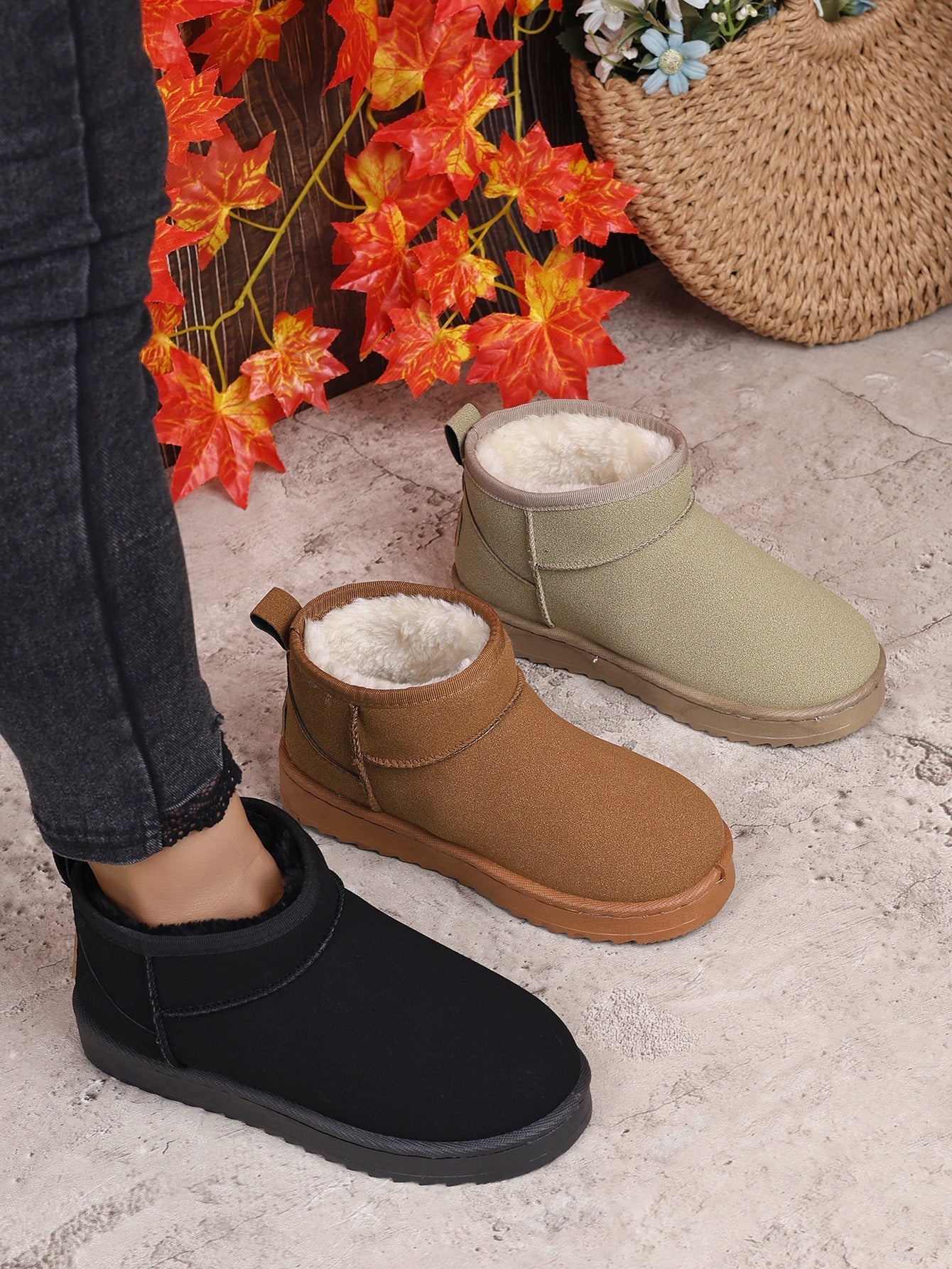 Women's Ultra Mini Platform Boots with Fur Lining – Black Ankle Booties for Winter Comfort