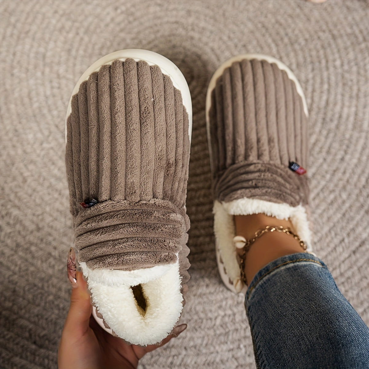 Fur Fluffy Ultra-Comfort Slippers Cozy Faux Fur Slippers For Men And Women